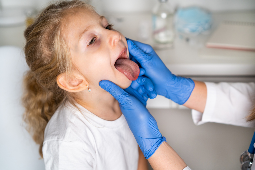 little-girl-reception-doctor-ent-examination-oral-cavity-child-throat.jpg